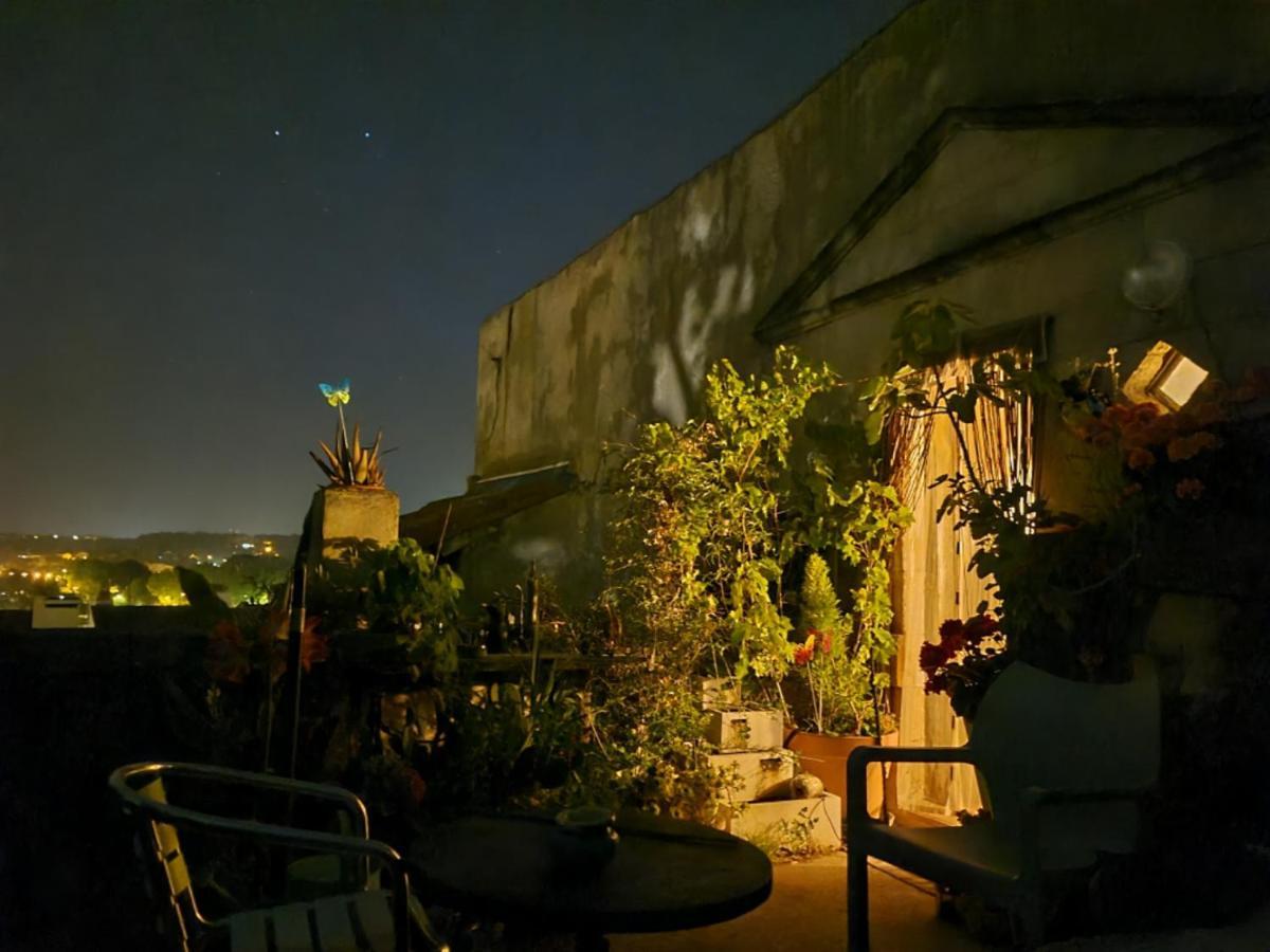 Appartement Un nid sur les toits à Avignon Extérieur photo